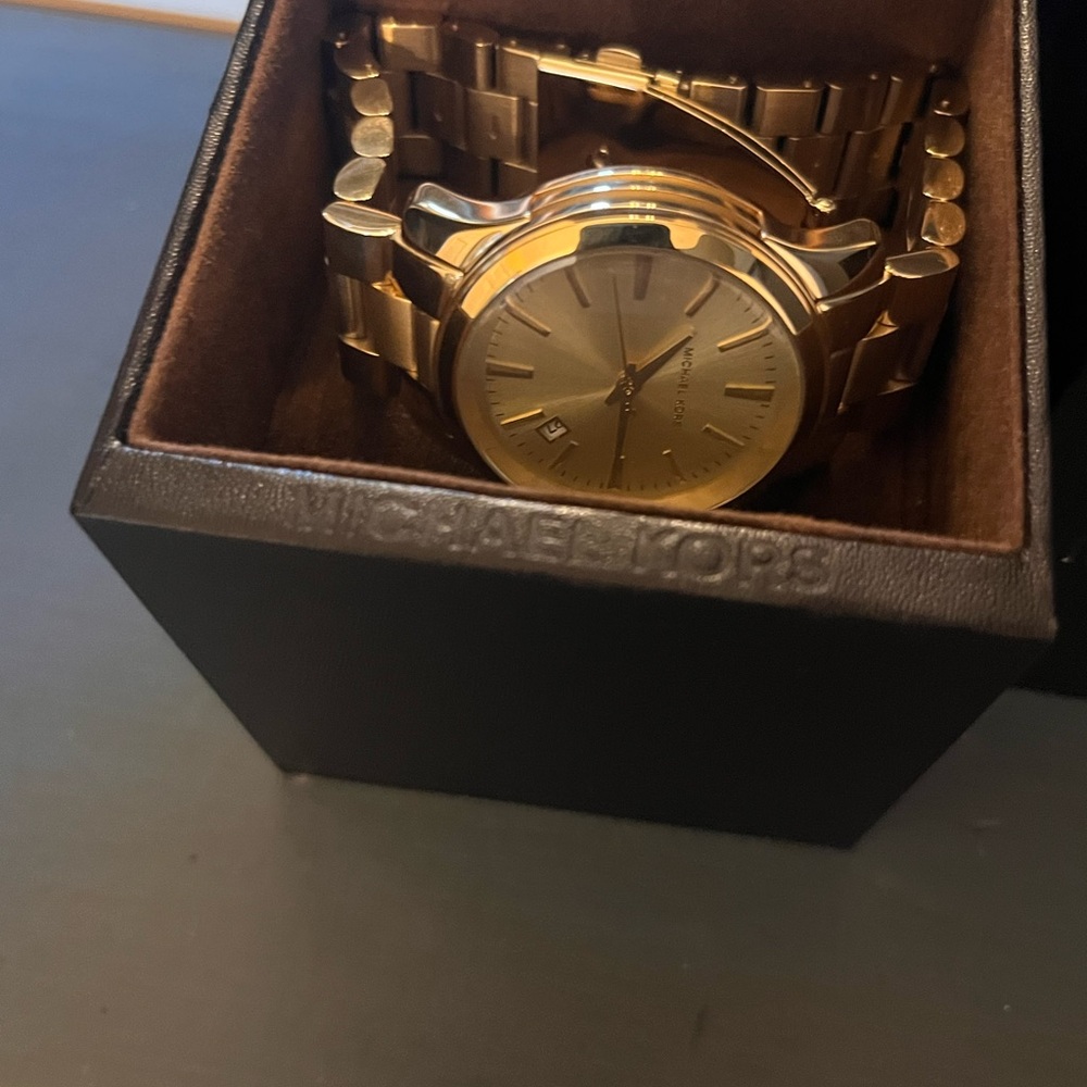 Michael Kors 3 hand Runway Women’s Gold-Tone Stainless Steel Watch NEW